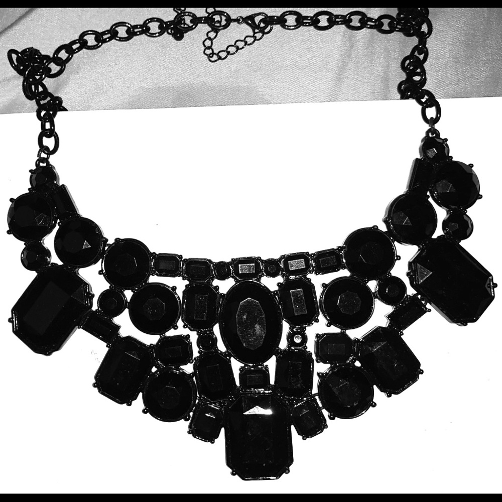 Beautiful elegant black necklace🖤